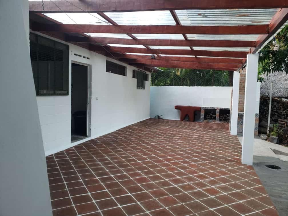 Hostal Tia Reyna El Zonte Exterior foto